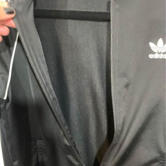 ⚽️ Adidas track jacket. Size kids XL 15/16yrs. Black & white. New condition. - Picture 8 of 9